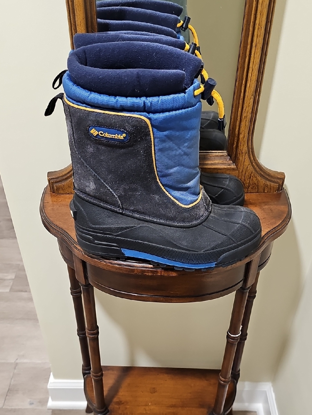 Columbia Bugabarn Jr Blue and Black Cold-Weather Boots with Yellow Accents